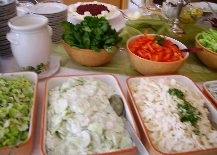 Zur Erholung Hotel *